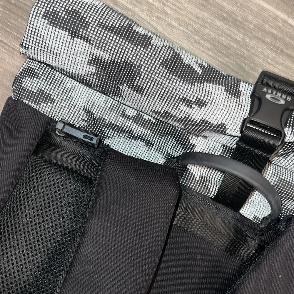 Oakley utility roll up backpack. NWT.